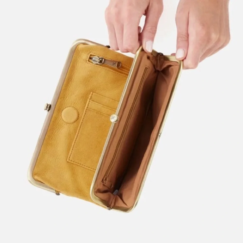 🌀🌀  SOLD 🌀🌀 NWT HOBO Lauren wallet/clutch. Color Honeycomb. Leather. - Picture 12 of 13